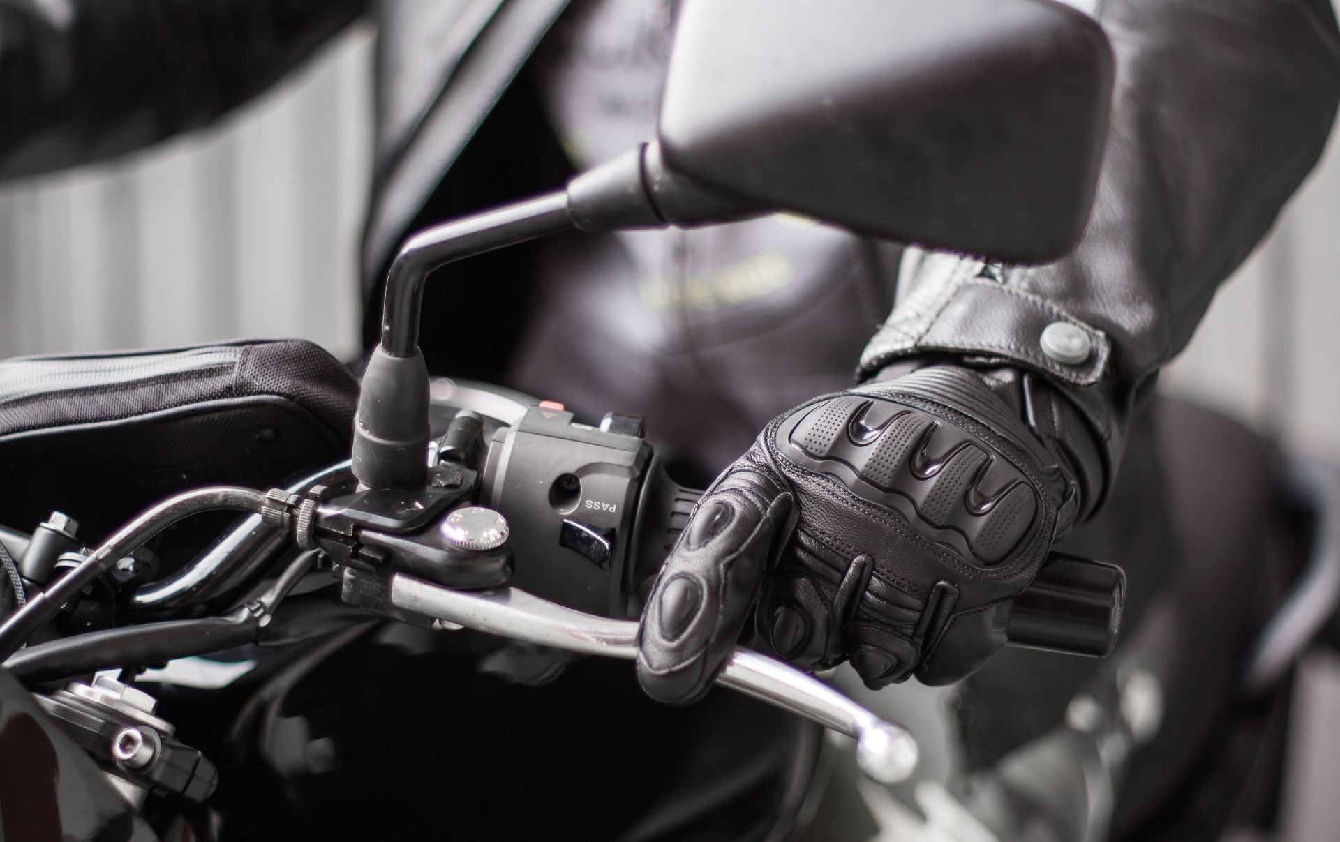 6 Point Checklist for Choosing Motorcycle Riding Gloves