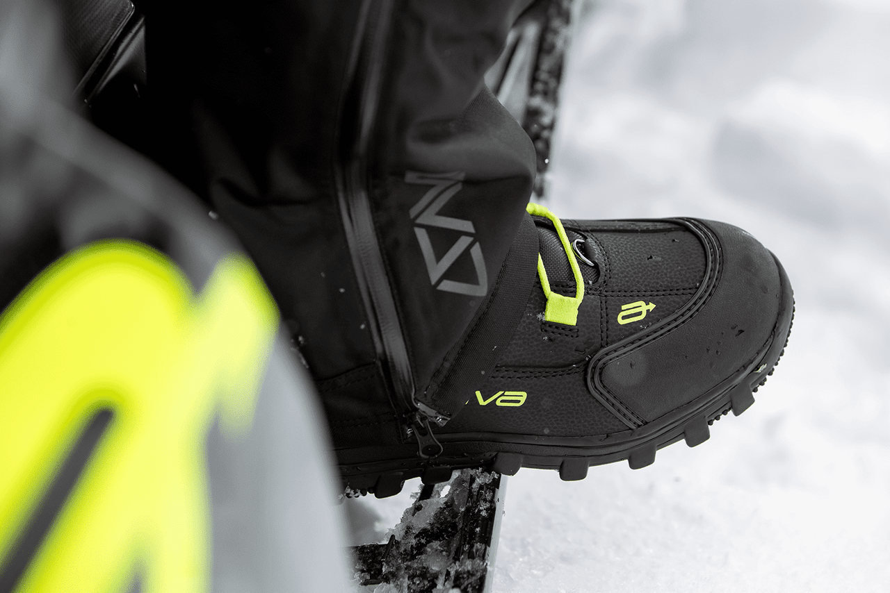 Arctiva-Advance-Snow-Boots-black-hi-viz-pic