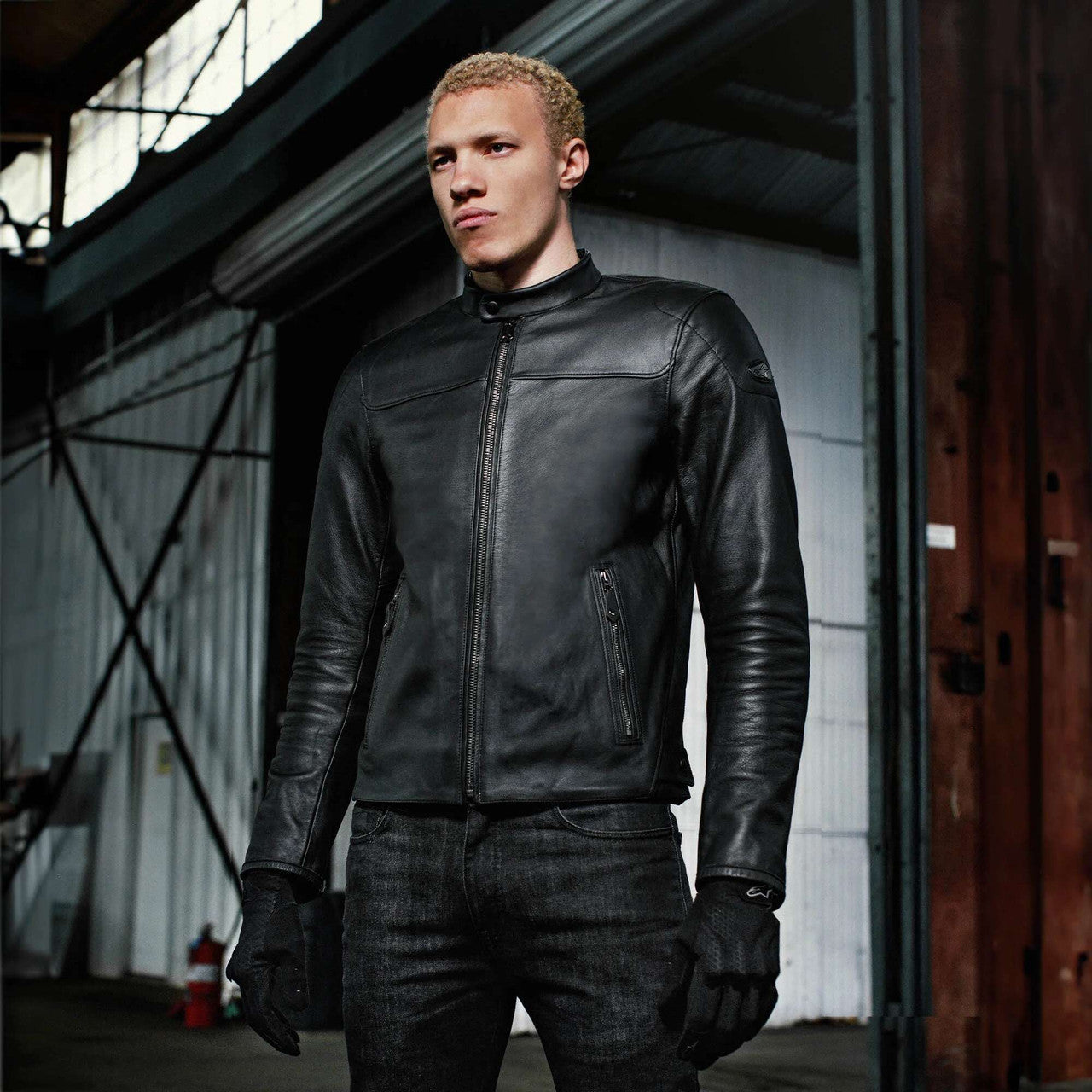 Alpinestars-Blacktrack-Leather-Motorcycle-Jacket-pic