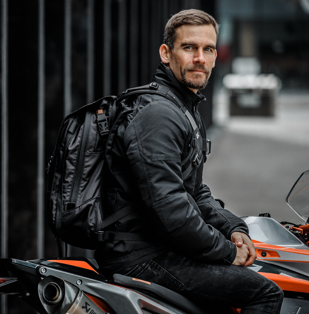 Kriega-Max-28-Expandable-Riding-Backpack-pic2