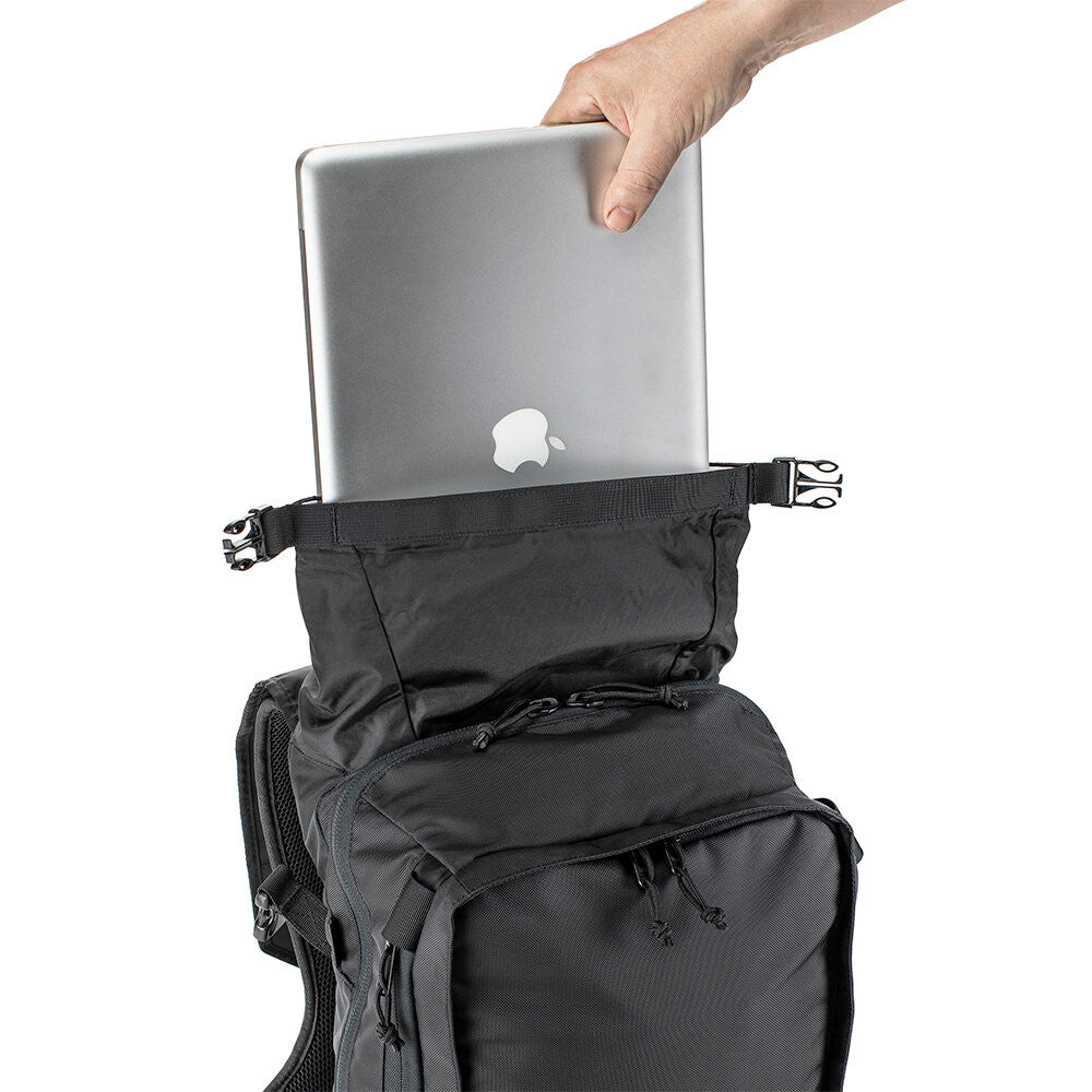 Kriega-Max-28-Expandable-Riding-Backpack-laptop-pocket