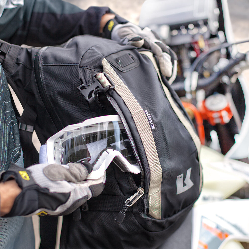 Kriega-R15-Riding-Backpack-detail