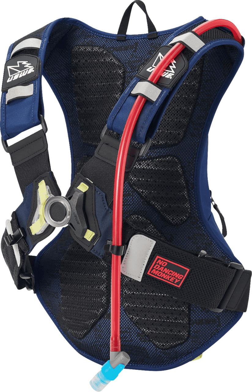 uswe-moto-hydro-8l-hydration-pack-factory-blue-detail-2