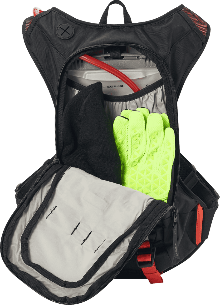 uswe-moto-hydro-8l-hydration-pack-factory-grey-black-detail-3